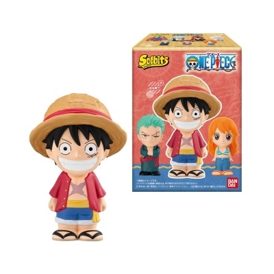 Figura de Luffy de One Piece com caixa ao lado