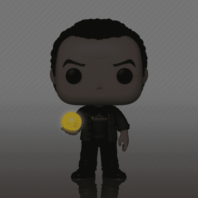 Figura Funko Pop com casaco preto segurando esfera amarela luminosa