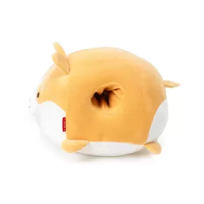 Almofada de pelúcia em forma de animal castanho claro e branco com buraco central e etiqueta vermelha LEGAMI