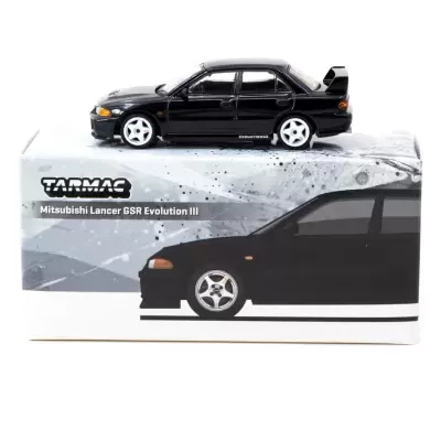 Miniatura de carro preto Mitsubishi Lancer GSR Evolution III com rodas brancas