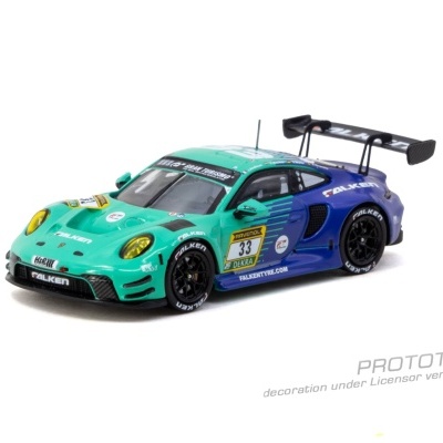 Miniatura de carro de corrida verde e azul com spoiler traseiro grande e etiquetas visíveis