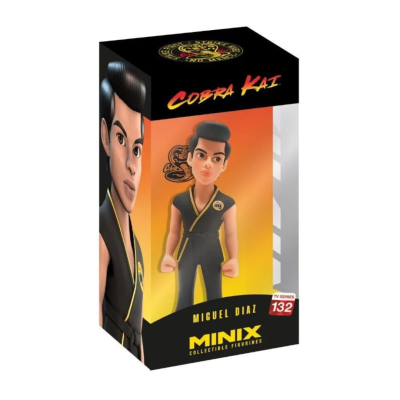 Figura colecionável Minix Miguel Diaz da série Cobra Kai em caixa preta e laranja