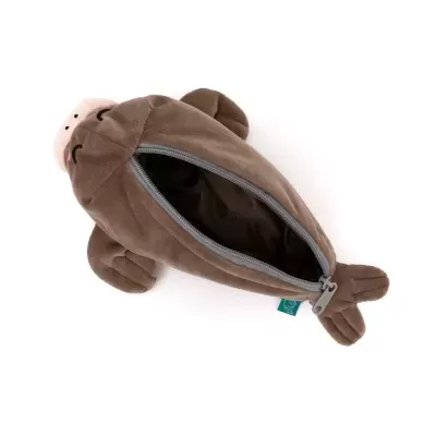 Estojo foca castanha com fecho aberto