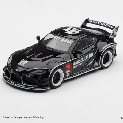 Miniatura de carro desportivo preto com autocolantes AMOCULTURE e Liberty Walk