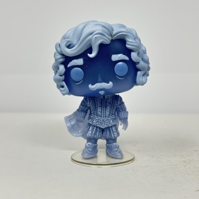 Figura colecionável Funko Pop azul com cabelo encaracolado e roupa renascentista