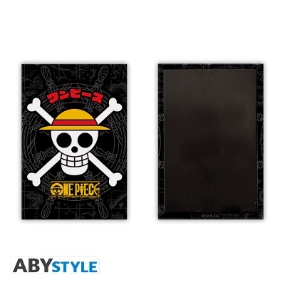 Duas capas retangulares de One Piece, uma com símbolo do crânio e chapéu de palha colorido, outra preta lisa.