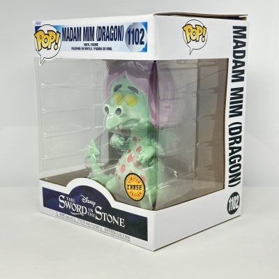 Boneco Funko Pop Madame Mim (Dragon) na caixa com selo CHASE
