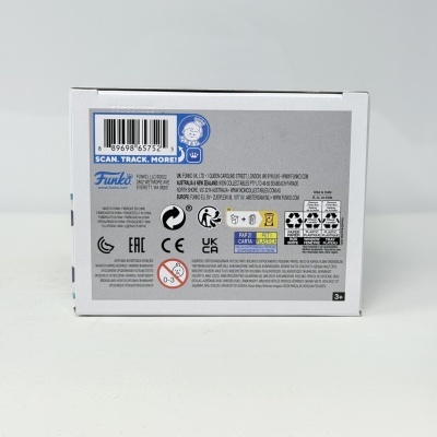 Embalagem Funko cinzenta com códigos, textos e símbolos de reciclagem