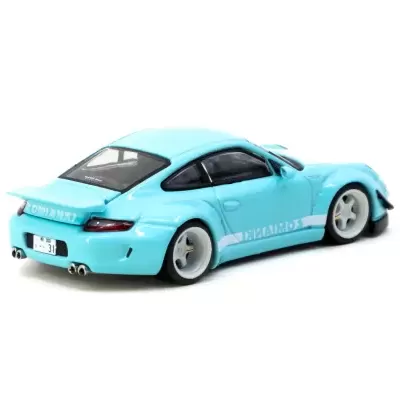 Miniatura de carro azul claro com jantes brancas e decalques brancos