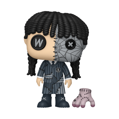 Figura de vinil estilizada com cabelo preto, roupa em risca de giz, olhos de botão, acessório de mão rosa