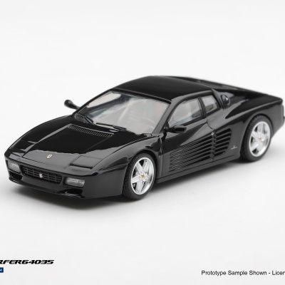 Miniatura de carro desportivo preto em escala 1/64