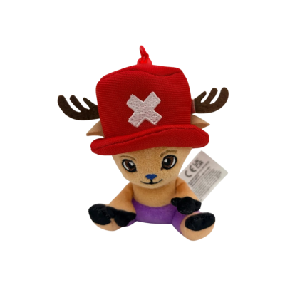Pelúcia pequena com chapéu vermelho e X branco com chifres.