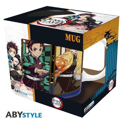 Caneca Demon Slayer com ilustrações de personagens na embalagem