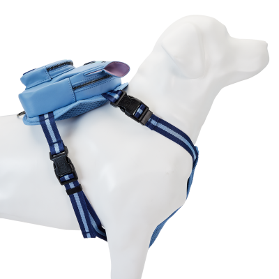 Mochila azul para cães com duas bolsas e fechos pretos