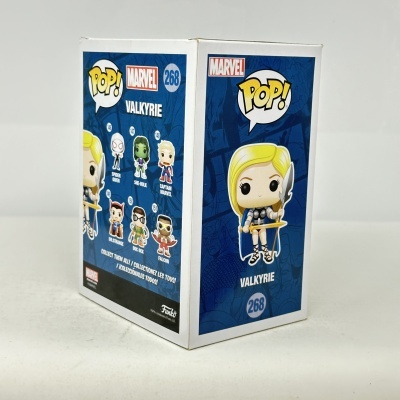 Caixa Funko Pop Marvel Valkyrie 268 com outras figuras da coleção no fundo azul.