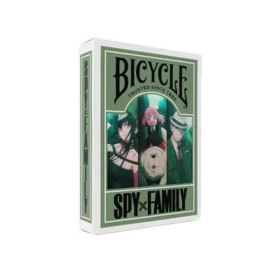 Caixa de baralho de cartas Bicycle verde com personagens do anime Spy×Family na capa.