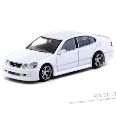 Miniatura de carro desportivo sedan branco com jantes prateadas e logótipo Toyota