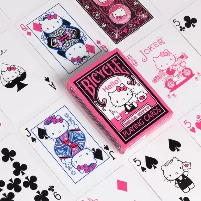 Baralho de cartas Bicycle Hello Kitty com caixa rosa e cartas ilustradas