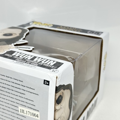 Caixa de Funko Pop Wun Wun com embalagem branca e preta com janela transparente