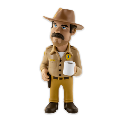 Figurina de polícia com chapéu, bigode e rolo de papel higiénico