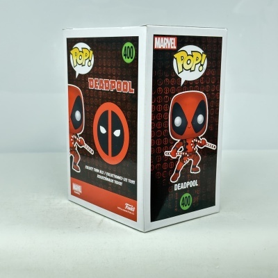 Embalagem Funko POP Deadpool número 400 com design vermelho e preto