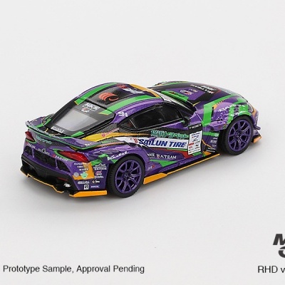 Miniatura de carro desportivo de corrida roxo, verde e amarelo com muitas inscrições