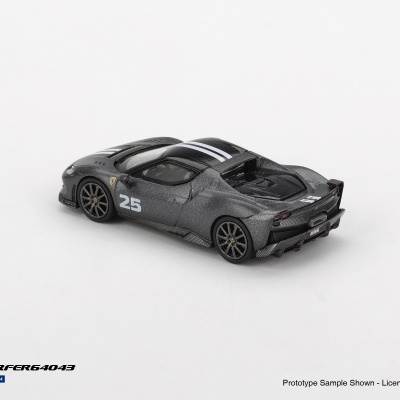 Miniatura de carro desportivo cinza metálico com faixas brancas e número 25