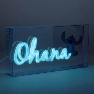 Lâmpada de néon azul com a palavra Ohana e imagem do Stitch em caixa transparente