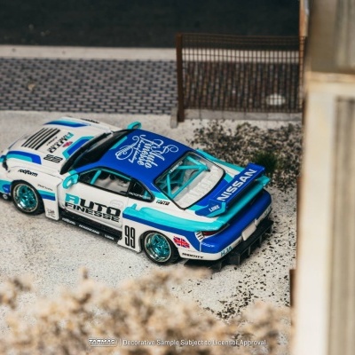 Miniatura de carro de corrida branco e azul com texto e número 99