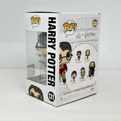 Caixa de Funko Pop! Harry Potter nº 131 com janela e imagens de outras figuras na traseira