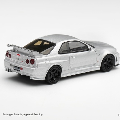 Miniatura de carro desportivo cinza prateado com spoiler e jantes pretas
