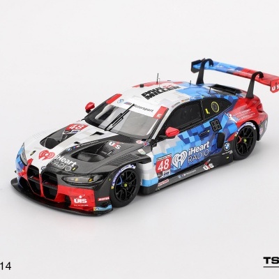 Miniatura de carro de corrida BMW com decalques coloridos