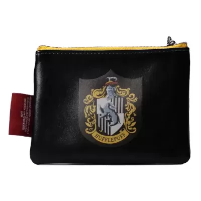 Estojo preto com brasão de Hufflepuff e fecho amarelo
