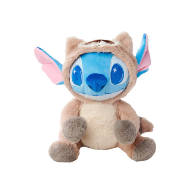 Pelúcia azul com fato castanho claro sentada