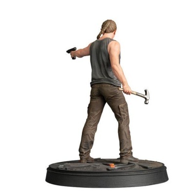 Figura colecionável de personagem masculino com martelo e pistola em base circular preta