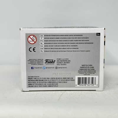 Caixa branca de produto Funko com texto e símbolos de segurança