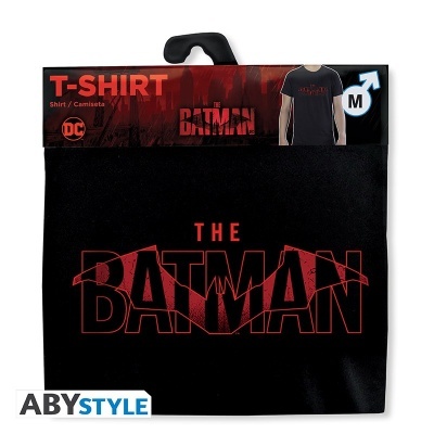 T-shirt preta com estampa THE BATMAN vermelho embalada com gancho