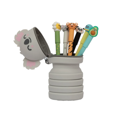 Estojo cinzento de silicone com seis canetas coloridas com topos de personagens diferentes