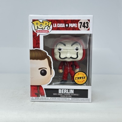 Figura Funko Pop Berlin de La Casa de Papel com máscara e capuz vermelho em caixa