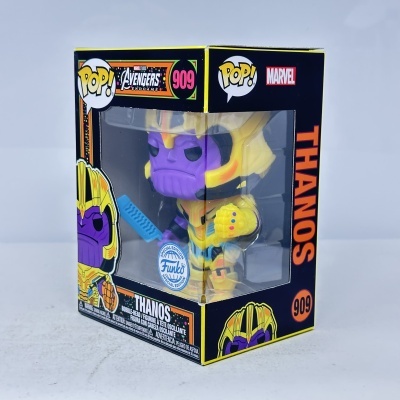Funko Pop Thanos Avengers Endgame numa caixa preta e transparente