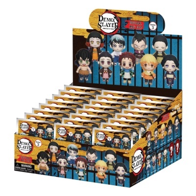 Caixa de exposição com 24 embalagens de figuras colecionáveis Demon Slayer em plástico colorido.