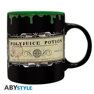 Caneca preta com interior verde e rótulo com texto Polyjuice Potion