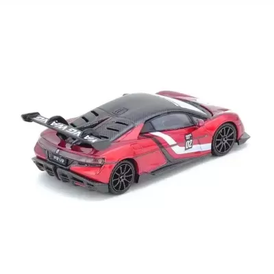 Miniatura de carro desportivo vermelho com detalhes em carbono preto e asa traseira