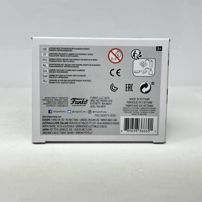 Caixa branca de produto Funko com texto e símbolos de segurança