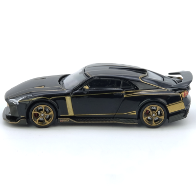 Miniatura de carro desportivo preto com detalhes dourados