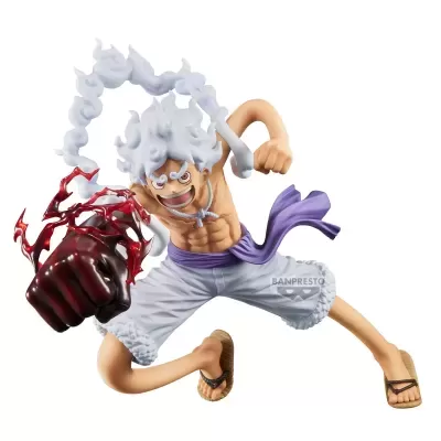 Figura de ação colorida de personagem anime com punho negro e efeitos de fogo vermelho.