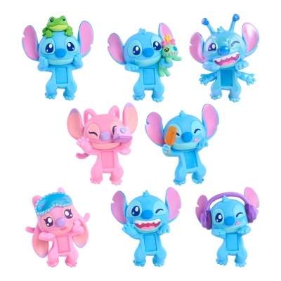 Oito bonecos de vinil coloridos semelhantes a Stitch com acessórios diferentes
