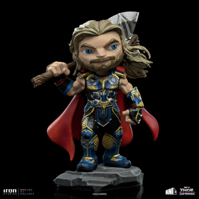 Figura colecionável do Thor com capa vermelha e machado