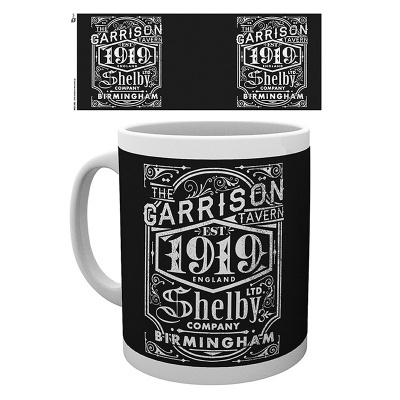Caneca branca com texto e design preto e branco 'THE GARRISON TAVERN EST 1919 Shelby BIRMINGHAM'.