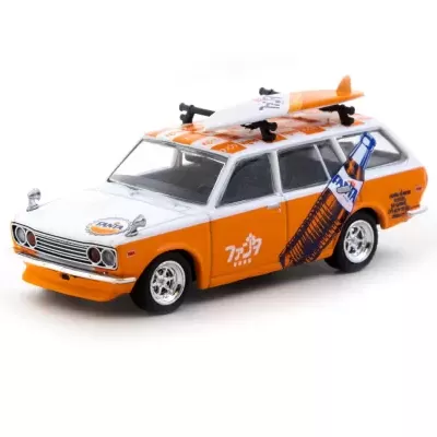 Miniatura de carrinha branca e laranja com prancha de surf no tejadilho e decoração Fanta.